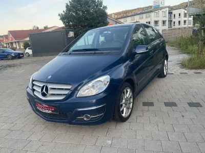 Gebraucht Mercedes B180 116 PS (85 kW) 2009 Blau Van / Kleinbus