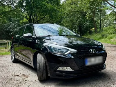 Gebraucht Hyundai i20 Edition 86 PS (63 kW) 2015 Schwarz Coupé