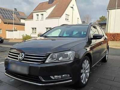 Gebraucht VW Passat Comfortline 140 PS (102 kW) 2012 Braun Kombi