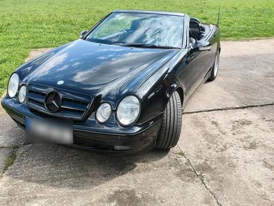 Second-hand Mercedes 320 218 CP (160 kW) 2001 Negru Cabrio