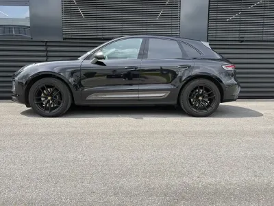 Begagnad Porsche Macan 265 HK (194 kW) 2023 Svart SUV
