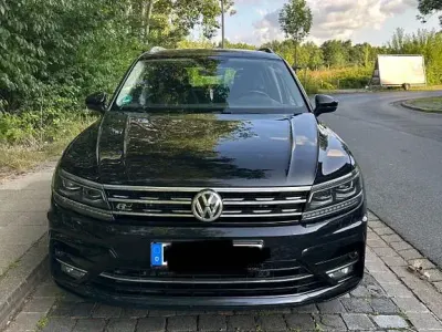 Używany VW Tiguan Highline 220 KM (161 kW) 2017 Czarny SUV