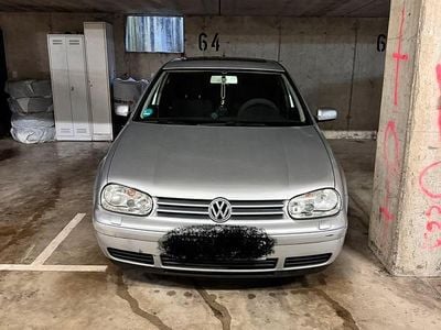Gebraucht VW Golf IV 105 PS (77 kW) 2002 Silber Kleinwagen
