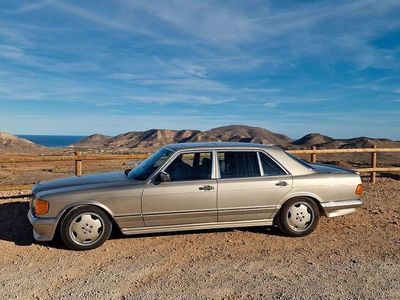 Usata Mercedes 500 AMG 280 CV (205 kW) 1985 Argento Berlina