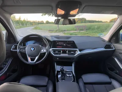 Gebraucht BMW 320 Sport Line 190 PS (139 kW) 2020 Blau Kombi