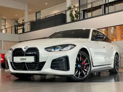 Gebraucht BMW i4 M Sport 400 kW (544 PS) 2023 Weiß Limousine