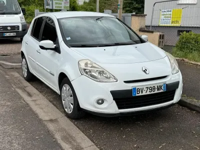 Gebraucht Renault Clio III 90 PS (66 kW) 2011 Weiß Kleinwagen