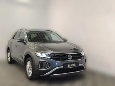 Gebraucht VW T-Roc Life 150 PS (110 kW) 2025 Grau metallic SUV