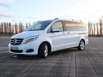 Mercedes V220