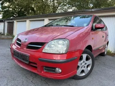 Gebraucht Nissan Almera Tino 116 PS (85 kW) 2003 Rot Van / Kleinbus