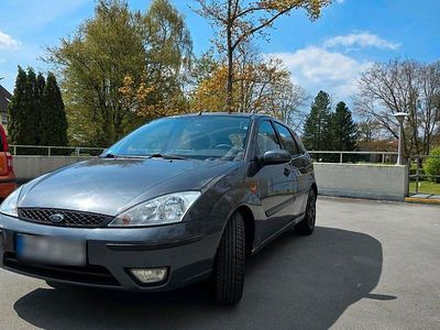 Usata Ford Focus 101 CV (74 kW) 2003 Grigio Utilitaria