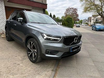 Usado Volvo XC40 R-Design 190 HP (139 kW) 2018 Cinzento SUV