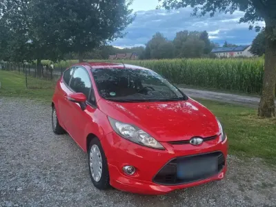 Gebraucht Ford Fiesta 82 PS (60 kW) 2009 Rot Kleinwagen