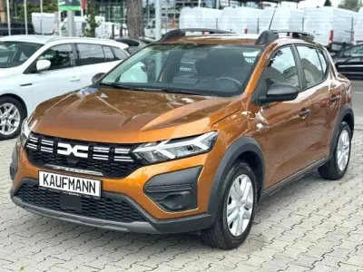 Gebraucht Dacia Sandero Essentiel 101 PS (74 kW) 2024 Atacamaorange SUV