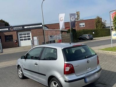 Gebraucht VW Polo 55 PS (40 kW) 2004 Silber Kleinwagen