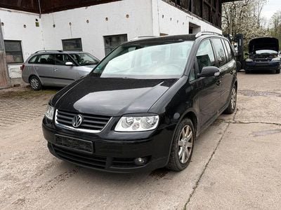 Second-hand VW Touran 140 CP (102 kW) 2005 Negru Monovolum