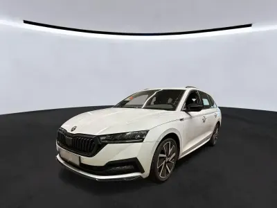 Gebraucht Skoda Octavia SportLine 150 PS (110 kW) 2023 Moonweiss metallic Kombi