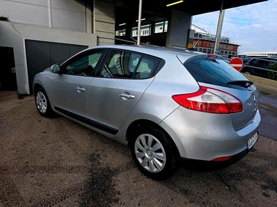Silber Gebraucht 2011 Renault Mégane Limousine | 3.600 €
