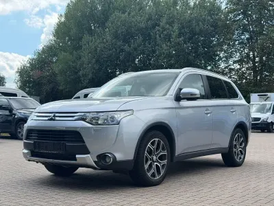Gebraucht Mitsubishi Outlander Instyle 150 PS (110 kW) 2014 Silber SUV