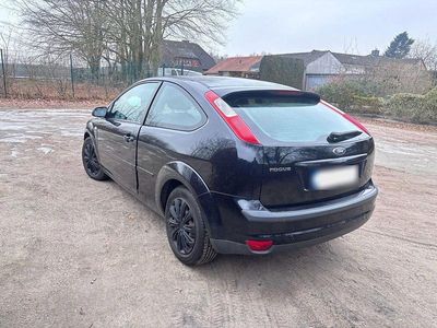 Second-hand Ford Focus 90 CP (66 kW) 2007 Negru Hatchback