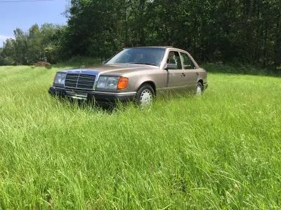 Usata Mercedes E230 132 CV (97 kW) 1992 Marrone Berlina