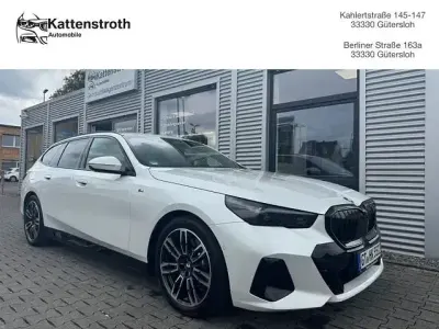 Używany BMW 520 Performance 197 KM (144 kW) 2025 Biały Sedan/Limuzyna
