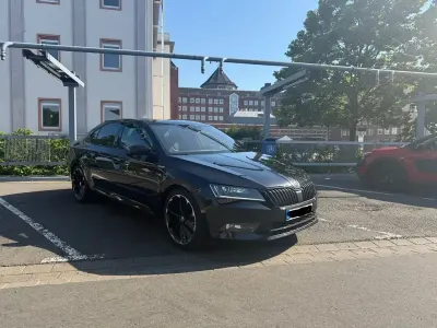 Gebraucht Skoda Superb SportLine 150 PS (110 kW) 2018 Schwarz Limousine