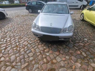 Mercedes C200