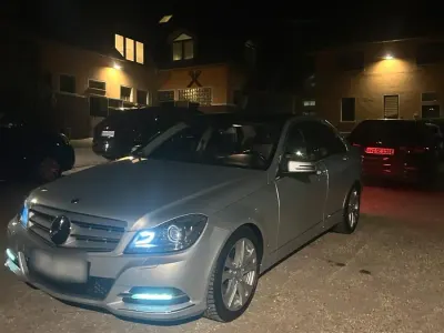 Gebraucht Mercedes C200 184 PS (135 kW) 2012 Silber Limousine