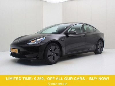Schwarz Gebraucht 2021 Tesla Model 3 Standard Range Limousine | 24.900 € (Guter Preis)
