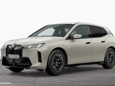Gebraucht BMW iX M Sport 400 kW (544 PS) 2025 Dune grey SUV