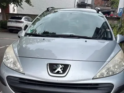 Gebraucht Peugeot 207 95 PS (69 kW) 2008 Silber Kombi