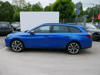 Neu Seat Leon FR 150 PS (110 kW) 2025 Blau Kombi
