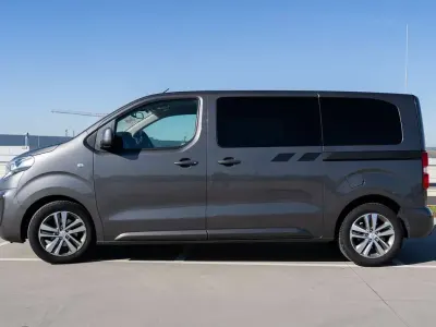 Gebraucht Peugeot Traveller Allure 177 PS (130 kW) 2019 Grau Van / Kleinbus