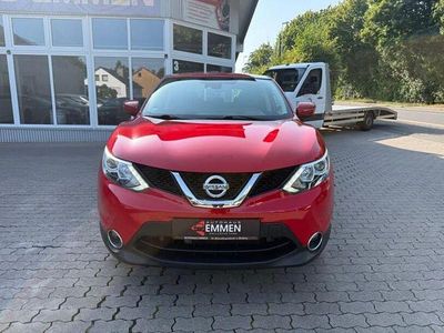 Gebraucht Nissan Qashqai Acenta 116 PS (85 kW) 2015 Rot SUV