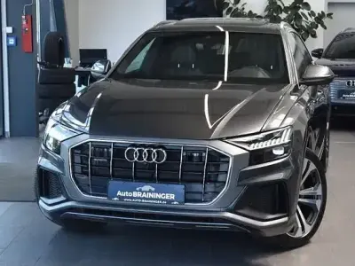 Gebraucht Audi Q8 S-Line 286 PS (210 kW) 2023 Grau SUV