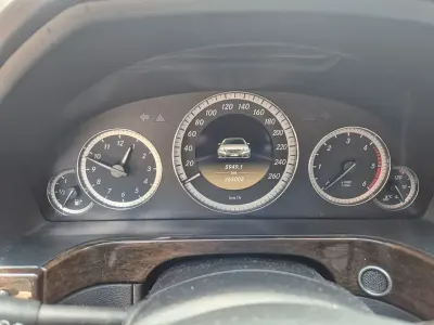 Gebraucht Mercedes E200 136 PS (100 kW) 2011 Beige Limousine