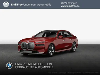 Gebraucht BMW 740 Sport Line 286 PS (210 kW) 2023 Black sapphire metallic Limousine