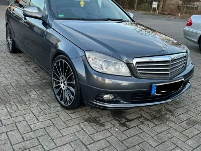 Gebraucht Mercedes C220 170 PS (125 kW) 2007 Silber Limousine
