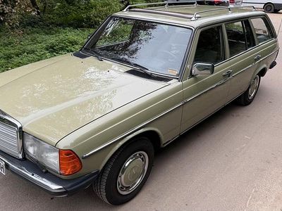 Gebraucht Mercedes 200 107 PS (78 kW) 1985 Grün Kombi