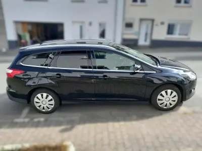 Gebraucht Ford Focus 116 PS (85 kW) 2014 Schwarz Kombi