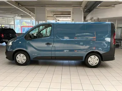 Używany Renault Trafic 120 KM (88 kW) 2015 Niebieski Minivan