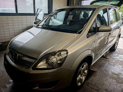Second-hand Opel Zafira Innovation 140 CP (102 kW) 2008 Argintiu Monovolum