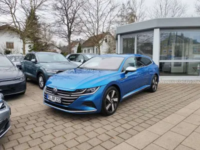 Gebraucht VW Arteon Elegance 200 PS (147 kW) 2023 Blau Kombi
