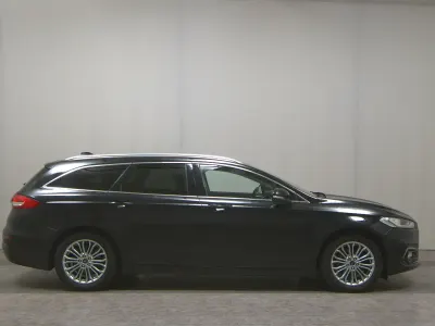 Gebraucht Ford Mondeo Titanium 150 PS (110 kW) 2022 Obsidianschwarz metallic Kombi