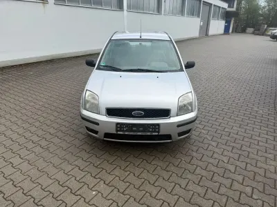 Usata Ford Fusion Ambiente 101 CV (74 kW) 2003 Argento Utilitaria