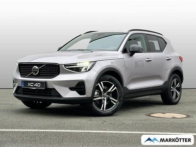Neu Volvo XC40 Plus 163 PS (119 kW) 2025 Silber SUV