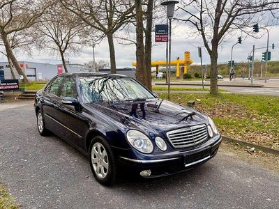 Gebraucht Mercedes E220 150 PS (110 kW) 2003 Blau Limousine