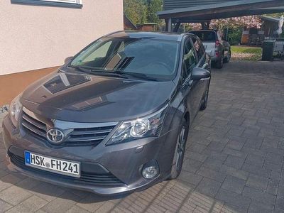 Gebraucht Toyota Avensis Edition 147 PS (108 kW) 2013 Grau Kombi
