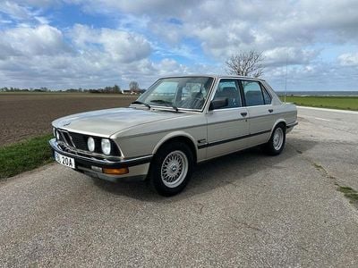 Gebraucht BMW 535 Sport Line 218 PS (160 kW) 1986 Beige Limousine